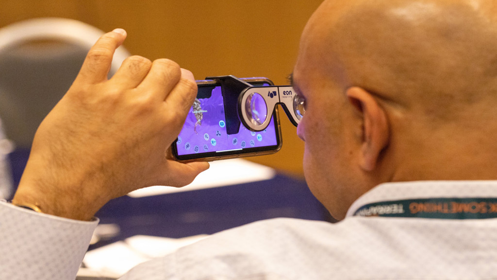 VR Homidos with EON Reality